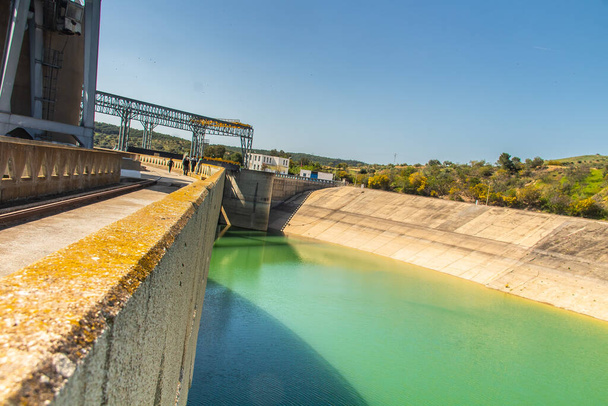 A barragem de Sidi Salem, um impressionante sistema de gestão da água em Beja, Tunísia. Norte de África - Foto, Imagem