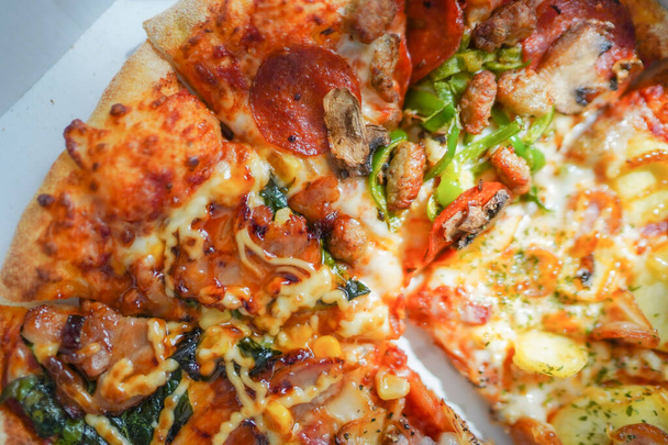 Bild der leckeren Pizza. Drehort: Kanagawa -ku, Yokohama - Foto, Bild