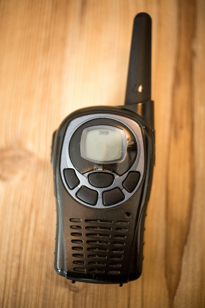 Closeup βολή φορητού ραδιοτηλεφώνου ξύλινο πλαίσιο - Φωτογραφία, εικόνα