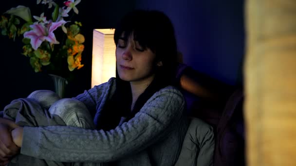 traurige verzweifelte junge Frau - Filmmaterial, Video