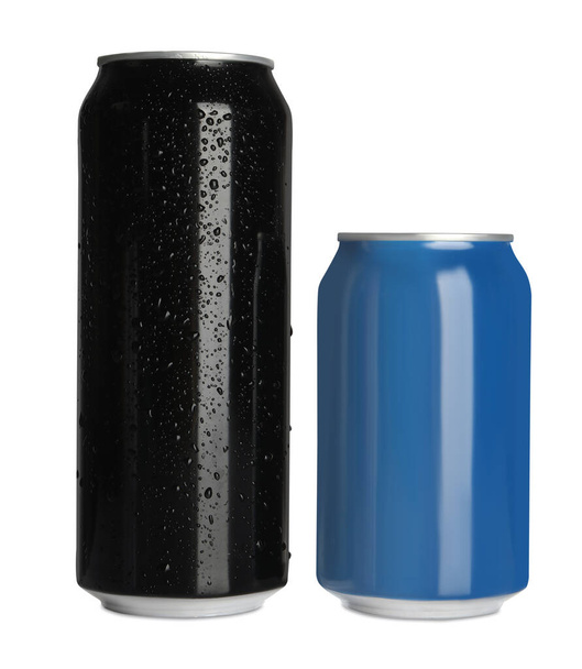 Aluminum cans with drinks on white background - Foto, Imagen