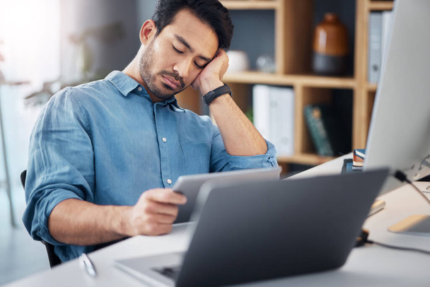 Business man, tablet and sleeping at desk with burnout, stress and mental health. Fatigue, lazy and tired worker nap in office, digital technology and anxiety of depressed problem, challenge and fail. - Φωτογραφία, εικόνα