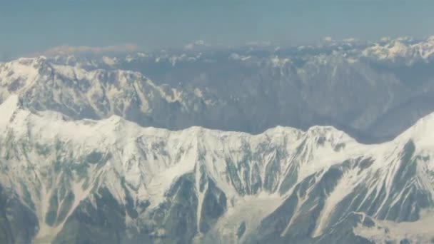 Moutain Tops 'taki Kar Uçuş Görüntüsü - - Video, Çekim