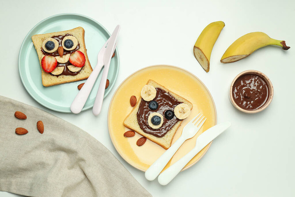 Leckeres Frühstück oder Mittagessen für Kinder - Toast, Essen, das das Kind mitnehmen kann - Foto, Bild