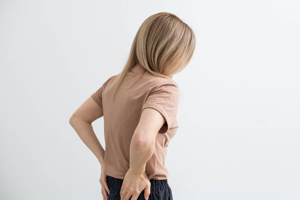 脊椎骨粗鬆症側 弯 症。女性背中の脊髄の問題 - 写真・画像