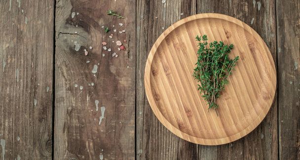fresh thyme herb on a light background, banner, menu, recipe place for text, top view. - Fotoğraf, Görsel