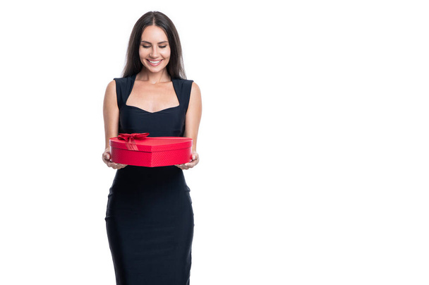 valentine woman with gift isolated on white, copy space. valentine woman with gift in studio. valentine woman with gift on background. photo of valentine woman with gift box. - Fotoğraf, Görsel