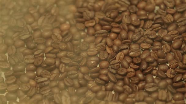 Паровые кофейные зёрна, крупный план
 - Кадры, видео
