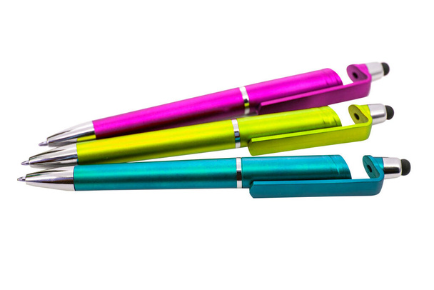 Caneta stylus elegante para digitar em comprimidos digitais em fundo branco. - Foto, Imagem