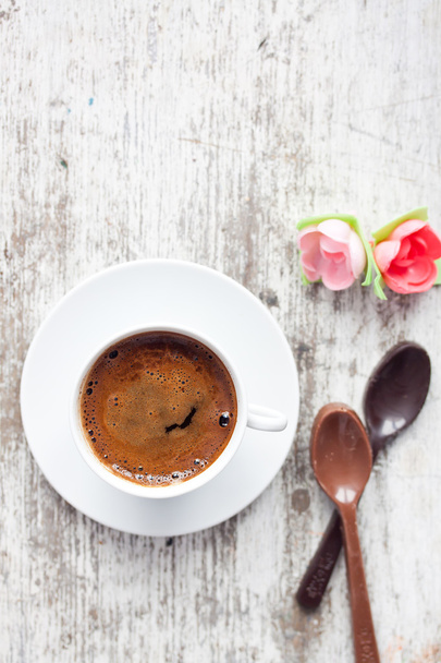 Τούρκικο καφέ και δύο κουτάλια - Φωτογραφία, εικόνα