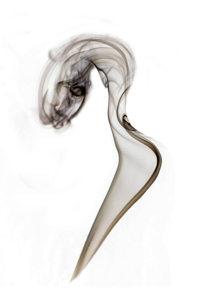 fine art abstrakcyjne zdjęcie puszystych kształtów dymu na białym tle. - Zdjęcie, obraz