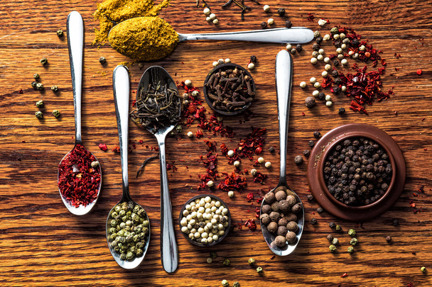 Herbs and spices selection - cooking, healthy eating - 写真・画像