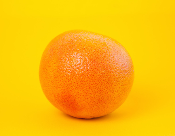 Whole  fresh grapefruit - Φωτογραφία, εικόνα