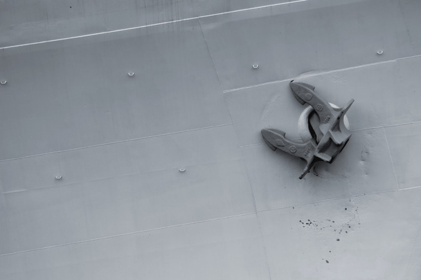 Стена судна с якорем
 - Фото, изображение