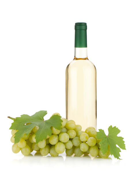 White wine bottle and grapes - Photo, image