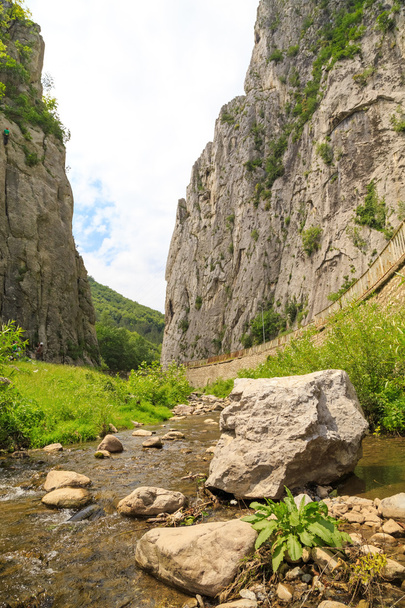 "Врацата - красивый горный перевал в Балканских горах, Болгария
 - Фото, изображение