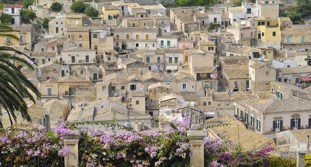 Modica belas cidades na Sicília
 - Foto, Imagem