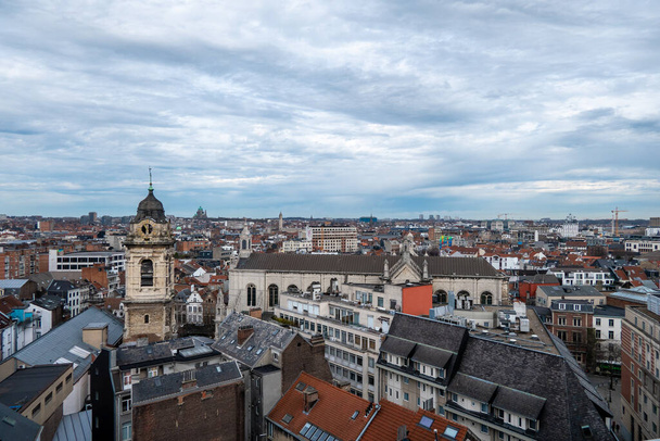 Брюссель, Бельгія, 17 березня 2023 року. Вид на Брюссель з даху нового адміністративного центру міста Брюссель, Брюссель.. - Фото, зображення