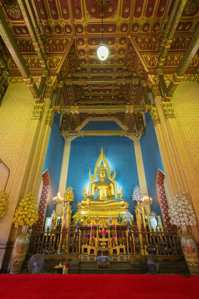 Altın buddha heykeli - Fotoğraf, Görsel
