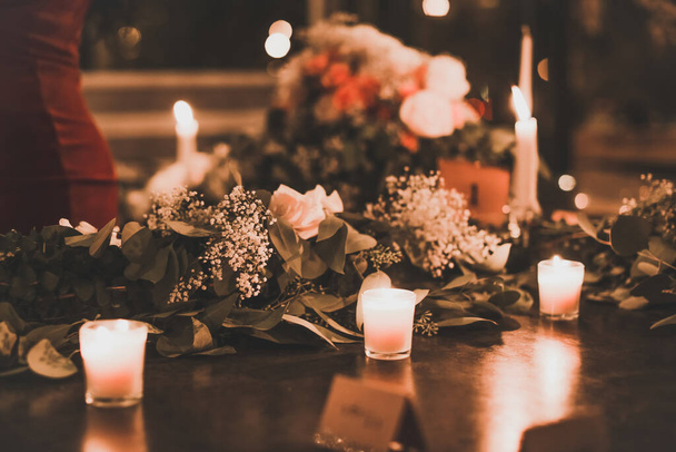 beautiful wedding bouquet of flowers and candles - Φωτογραφία, εικόνα