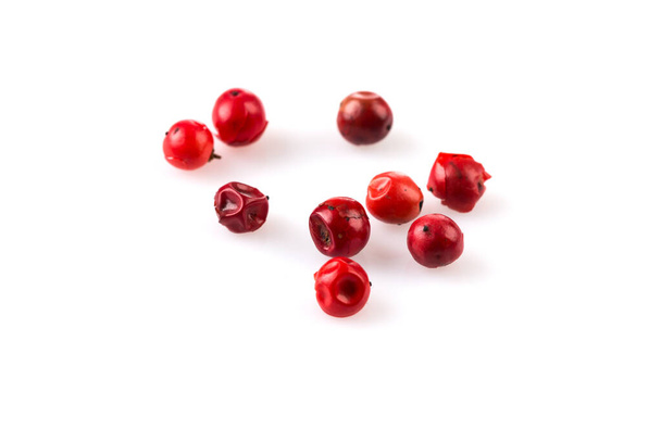 red peppercorns seeds isolated on white background - Fotoğraf, Görsel