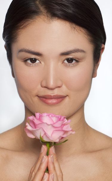 Japanese Woman WIth Pink A Rose - Foto, Imagen