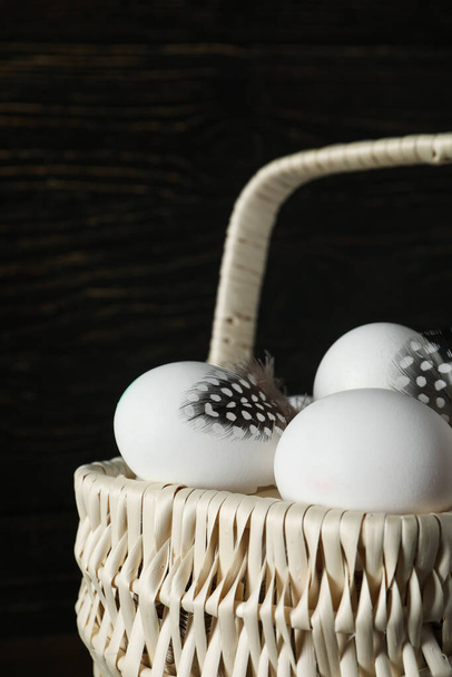Έννοια του νωπού και φυσικού αγροτικού προϊόντος - αυγά - Φωτογραφία, εικόνα