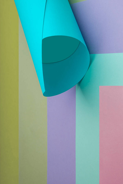 abstraktní pozadí papíru s pestrobarevnými geometrickými tvary - Fotografie, Obrázek
