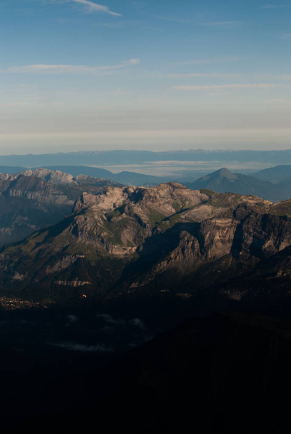 vista aérea das montanhas pela manhã - Foto, Imagem