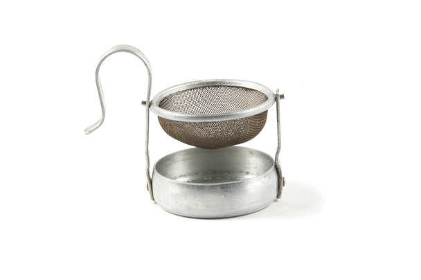 metalowe Sitko do herbaty zaparzaczem na białym tle nad białym - Zdjęcie, obraz