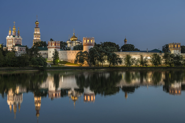Novodevichy Convent at night. - Foto, afbeelding