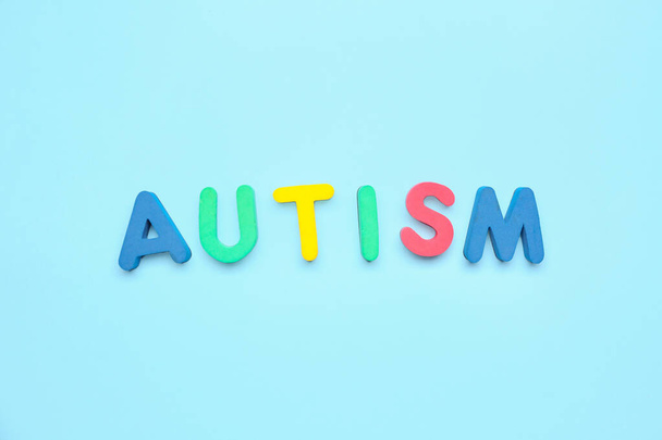 Slovní autismus na modrém pozadí - Fotografie, Obrázek