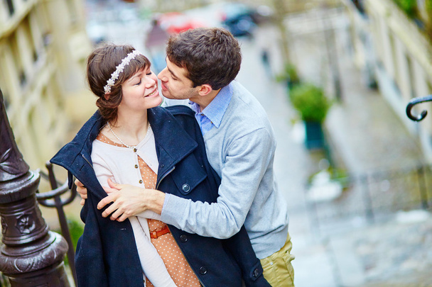 Romantic couple on Montmartre in Paris - Foto, Imagem