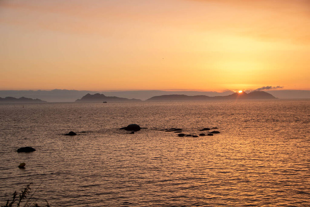 Auringonlasku Samil rannalla, Vigo, Galicia, Espanja, - Valokuva, kuva