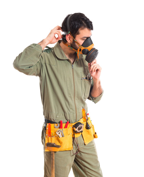 mechanic in gas mask  - Foto, imagen