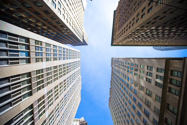 New york wolkenkrabbers kijk omhoog - Foto, afbeelding