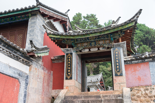 Lijiang, Çin - Eylül 6 2014: yufeng rahipleri. bir ünlü manastır lijiang, yunnan, Çin. - Fotoğraf, Görsel