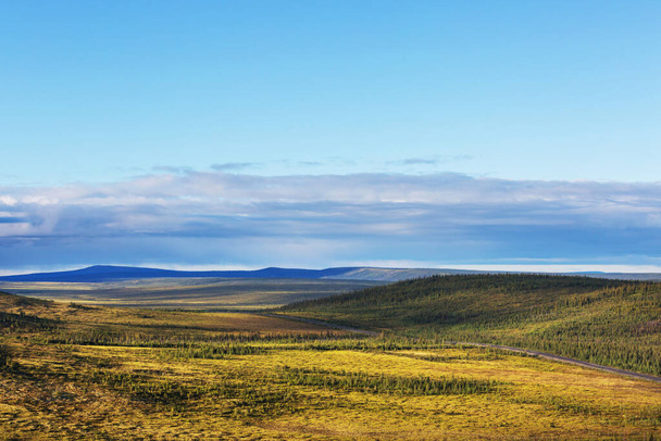 Tundra maisemia yläpuolella Napapiirin - Valokuva, kuva