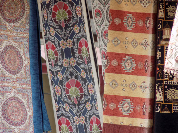 Oosterse patronen op textielproducten - Foto, afbeelding