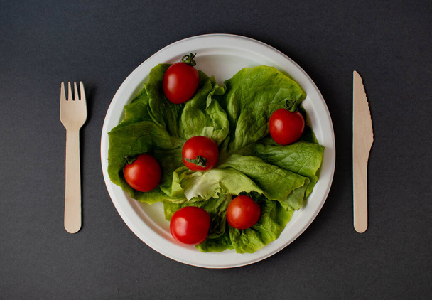 salad with tomatoes and cucumbers - Φωτογραφία, εικόνα