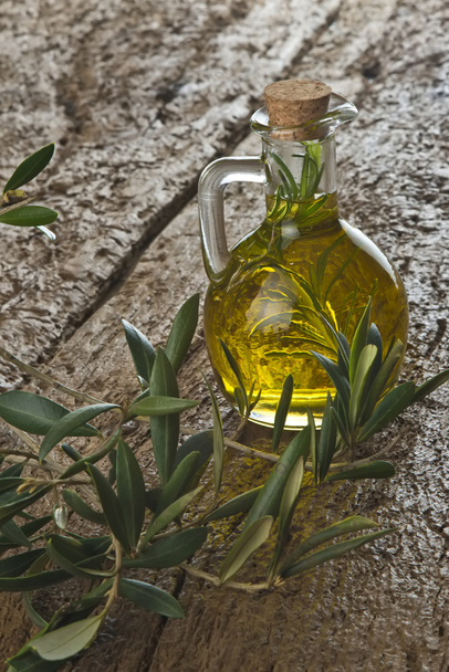 Olio aromatizzato al rosmarino
 - Foto, immagini