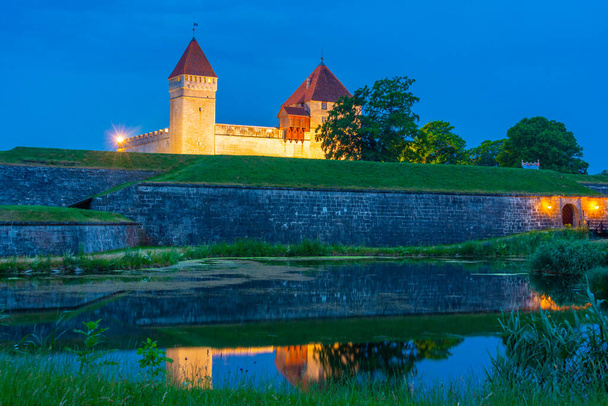 Night view of Kuressaare Castle in Estonia. - Fotó, kép