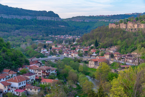 Sunset aerial view of Veliko Tarnovo in Bulgaria. - Фото, зображення