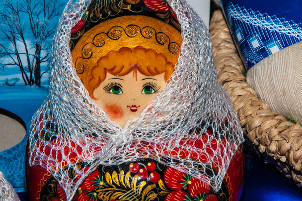 Matryoshka Lalki w Orenburgu puchaty szal  - Zdjęcie, obraz