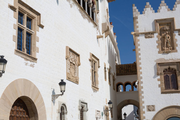 Historical centre of the Mediterranean coastal town of Sitges - Foto, Imagen