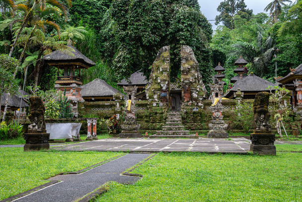 Blick auf den gunung kawi sebatu Tempel in gianyar regenci, bali - Foto, Bild
