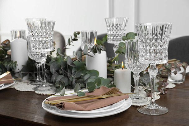 Stylish elegant table setting for festive dinner indoors - Foto, Bild