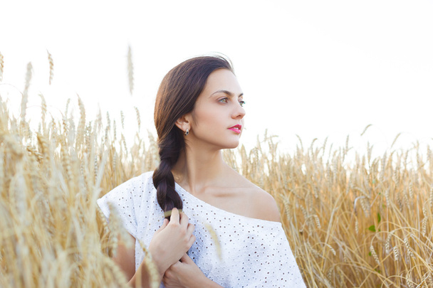 girl in wheat field - Photo, Image