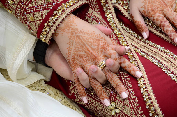 Tatuaje de henna en henna Hand.wedding de la novia - Foto, imagen