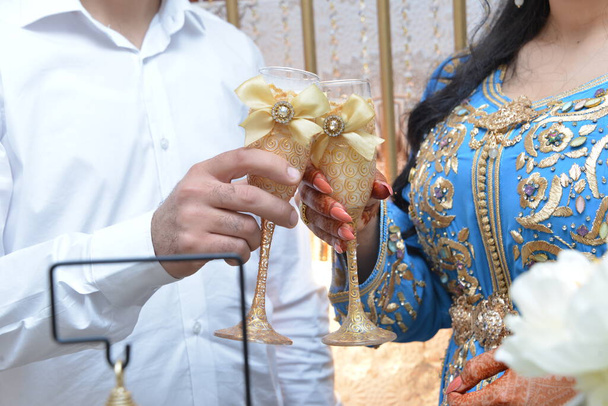 Hand eines marokkanischen Hochzeitspaares - Foto, Bild